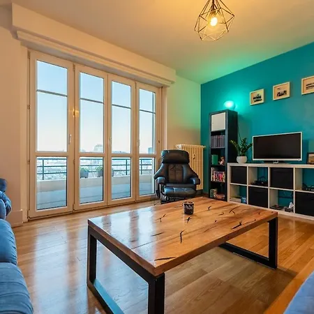 Apartment Large In *