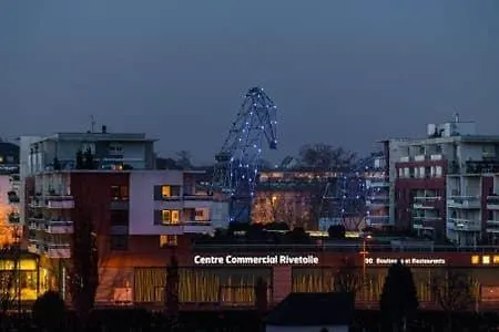 Large In Страсбург