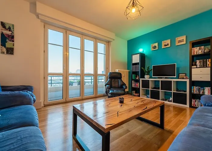 Апартаменты Large In *